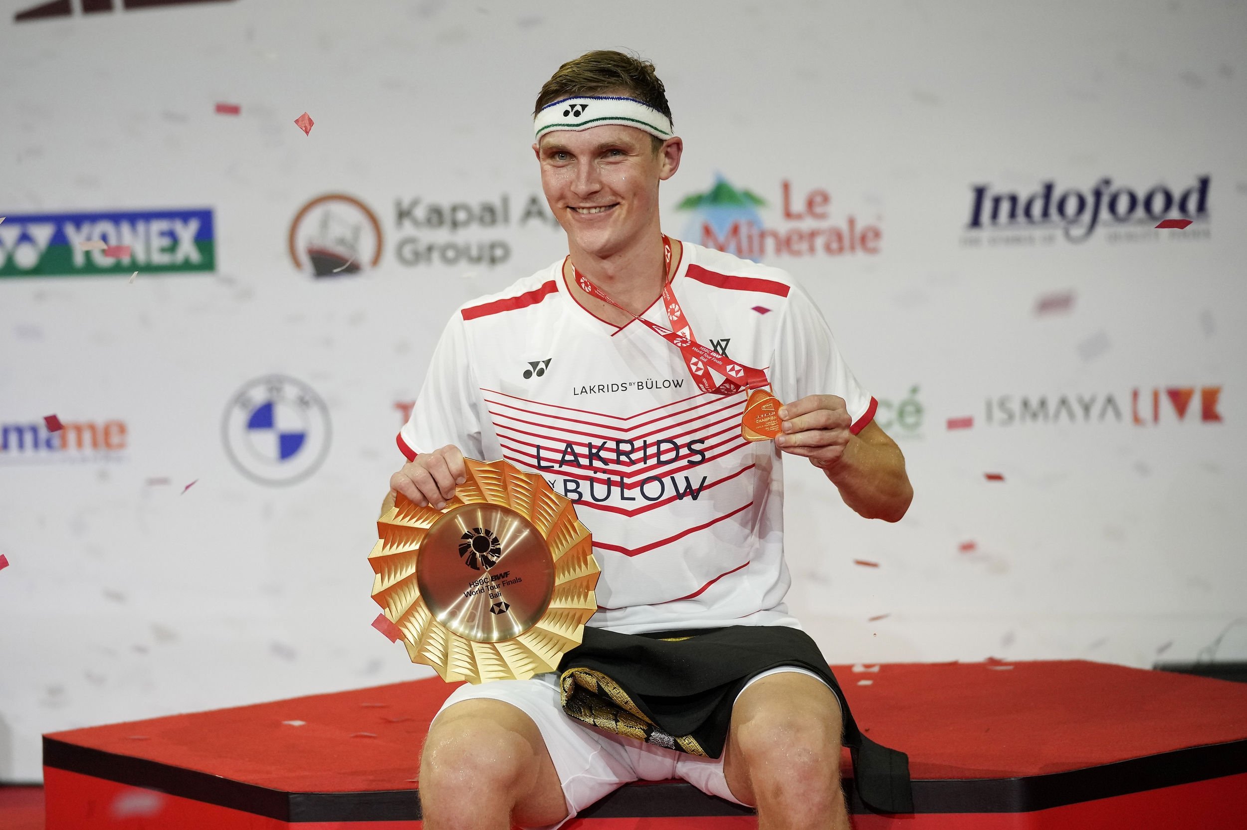 Viktor Axelsen dyster med Anne-Marie Rindom og baneduoen Michael Mørkøv og Lasse Normann om Årets Sportsnavn.