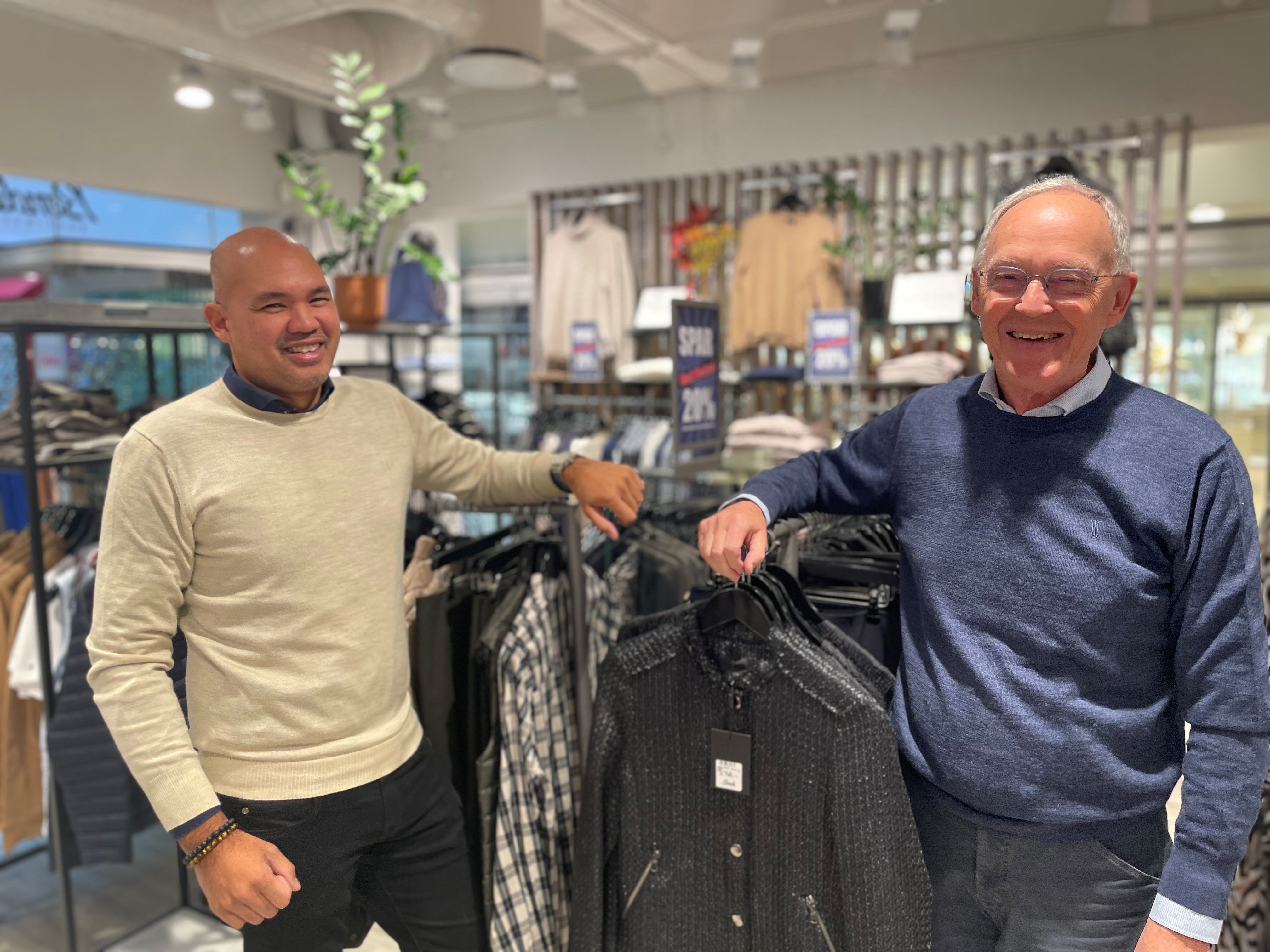 Alting har en ende. Også for 75-årige Hans Møller, der ikke længere står i spidsen for Bonde Boutique i Rødovre Centrum. Han overlader i stedet ansvaret til sønnen Michael Møller.