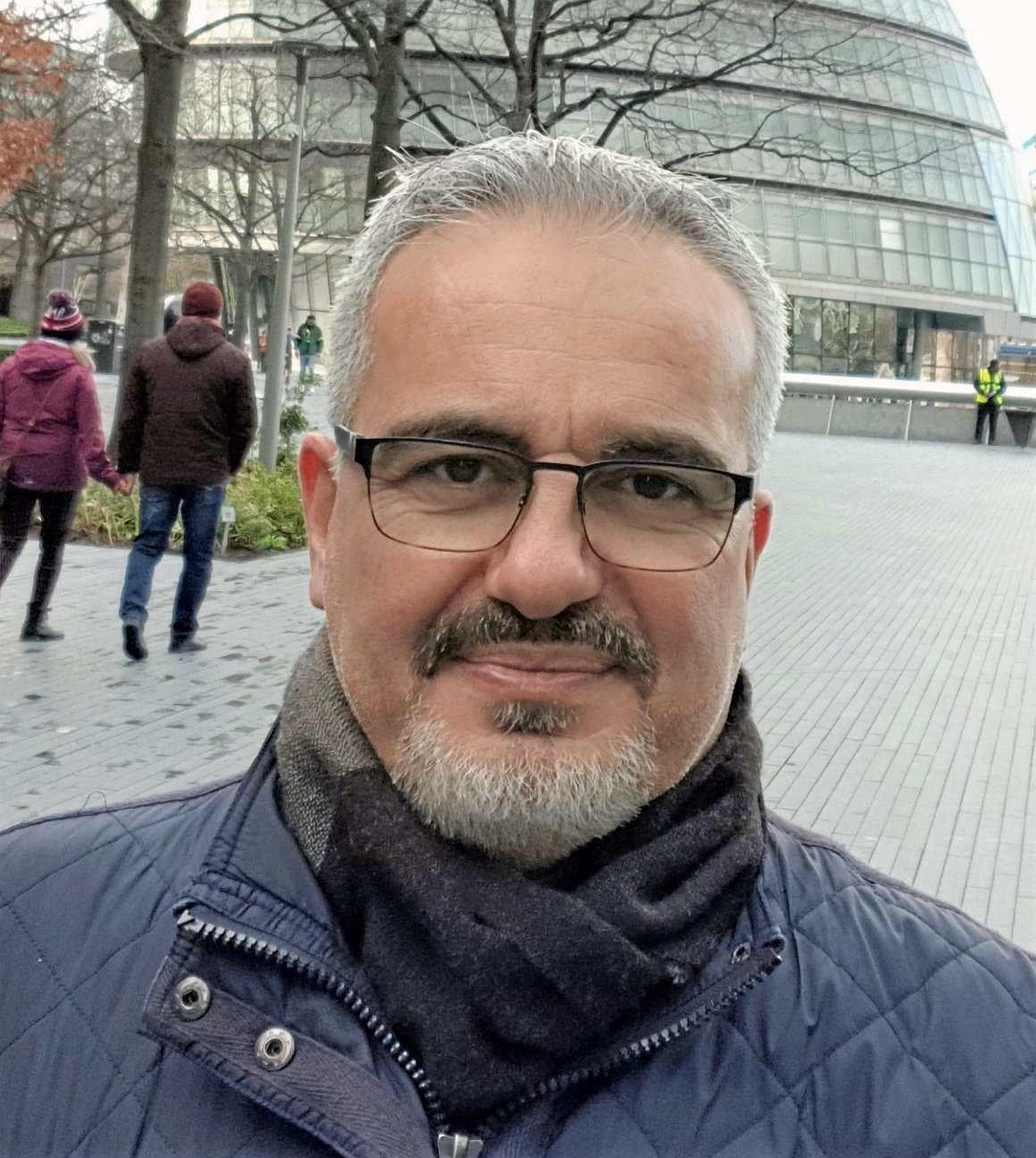 Mazlum Øz (V) var godt klar over, at personalet var presset på grund af besparelser. Nu skal to millioner redde jobcentret.