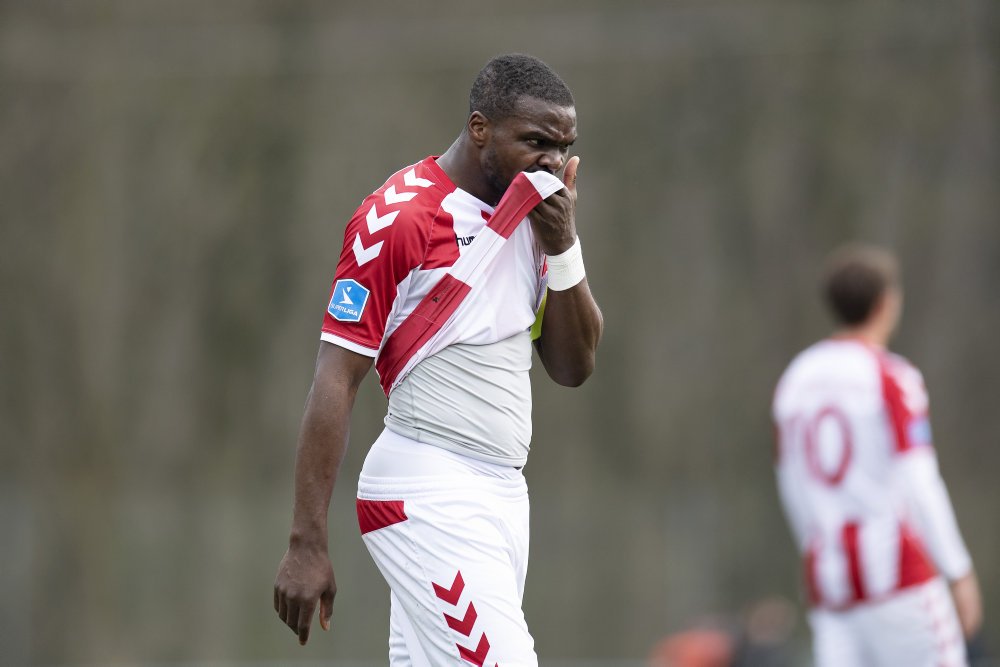 AaB var i løbet af kampen tydeligt utilfreds med Hobros bolddrenge, da de to mandskaber spillede 1-1 søndag.