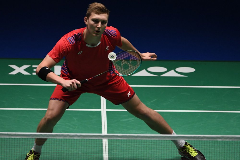 Badmintonspillere skal underskrive forbundets aftale for at komme til OL. DIF har endnu ikke taget stilling.