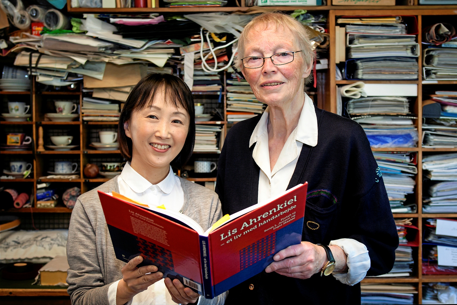 I 2019 rejste Yoko Engyoku (t.v.) til Svalebæk for at lære af mesteren, Lis Ahrenkiel. - Jens Wollesen. I 2019 rejste Yoko Engyoku (t.v.) til Svalebæk for at lære af mesteren, Lis Ahrenkiel.