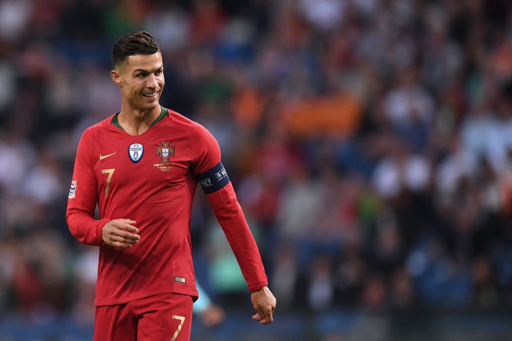 Historiens første Nations League-trofæ gik søndag aften til Portugal, der slog Holland med 1-0 i finalen.