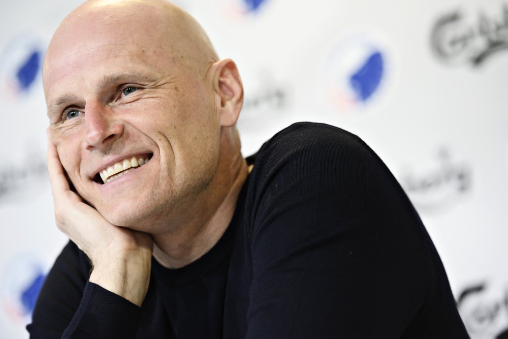 Ståle Solbakkens kone og datter flytter til København, og derfor har han med en god fornemmelse i maven kunnet underskrive en ny FCK-kontrakt.