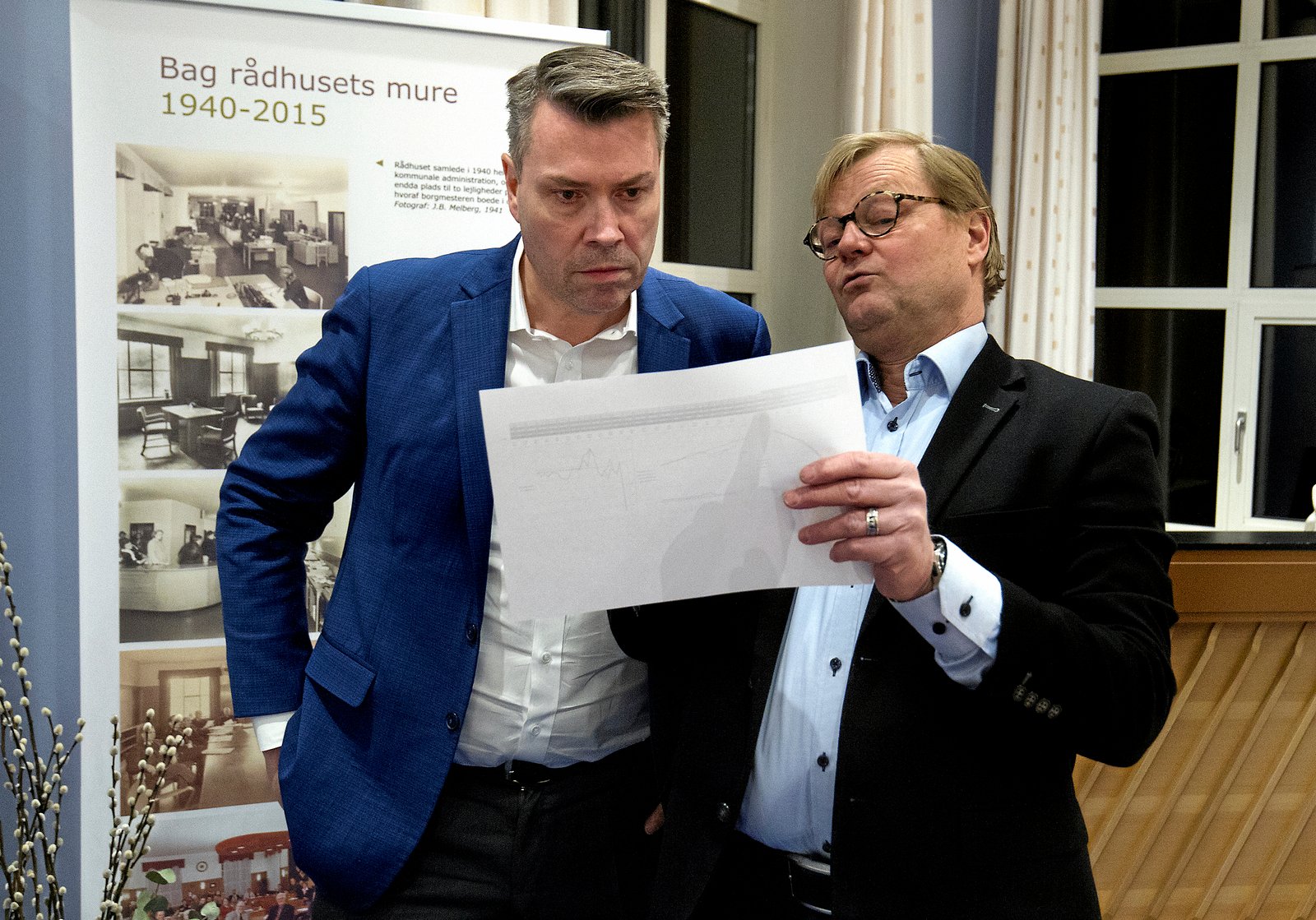Robert Hansen (th.), formand for Næstved Pendlerklub, og Tony Bispeskov, informationschef hos DSB, mødes jævnligt for at tale om forbedringer og udfordringer i den kollektive trafik.