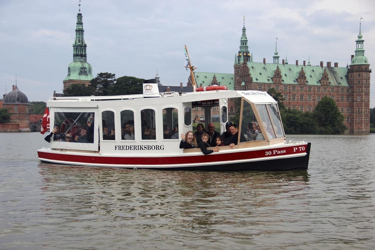 Du kan igen vinde billetter til en særlig sejltur med Den Lille Færge til kulturnatten i Hillerød.