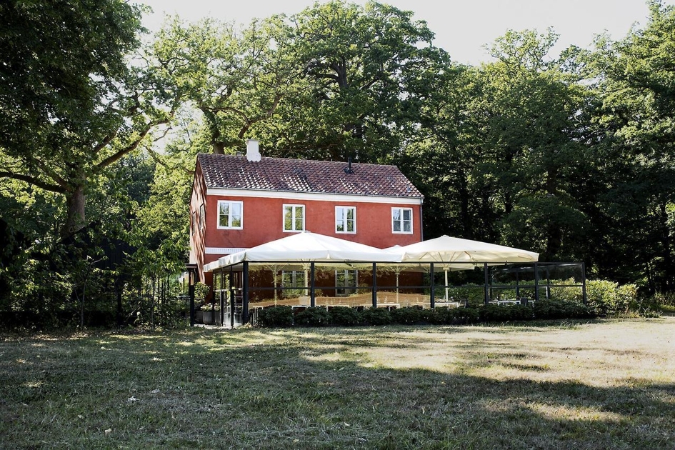 Lukkes frem til starten af marts: Millionombygning på Den Røde Cottage ...