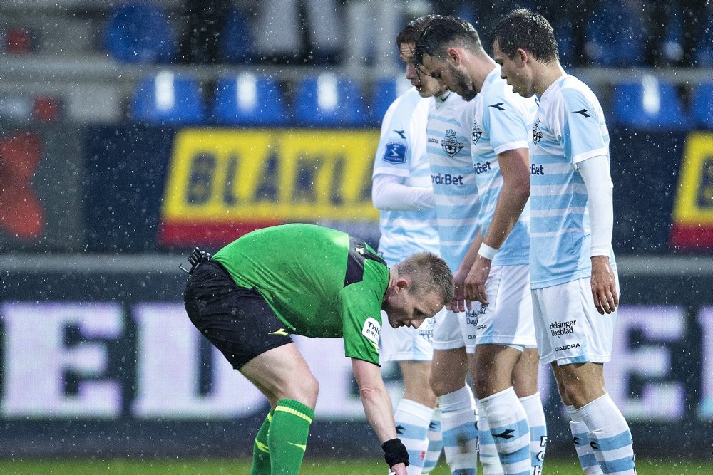 FC Helsingør fyrede mandag cheftræner Peter Feher og forfremmede scouten Omid Namazi til at varetage posten.