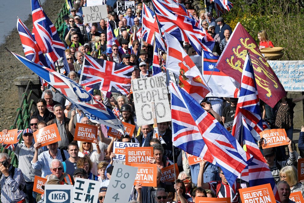 Tre år efter at briterne stemte for at forlade EU, er der stadig ikke vished over vejen ud af unionen.
