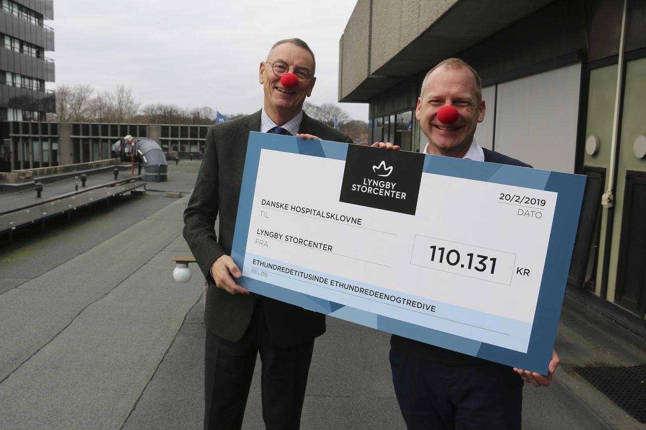 Lyngby Storcenters kunder købte andet en julegaver. Salget af nissehuser og julekort var med til at give en flot donation til Danske Hospitalsklovne