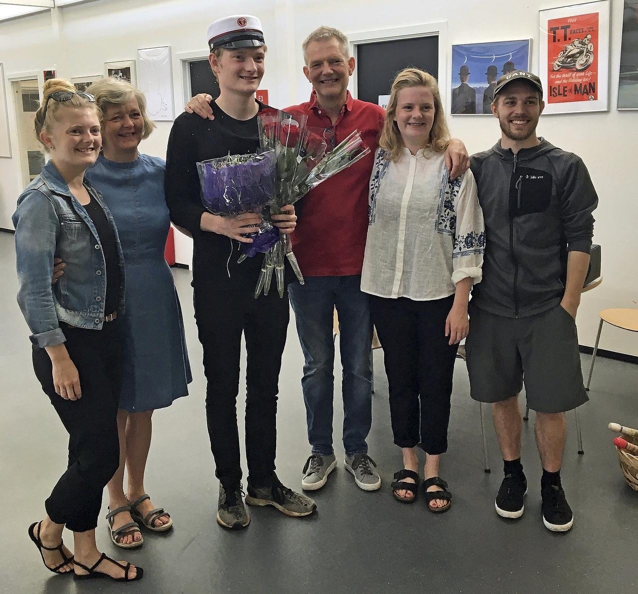 Første EUX-student, som er både faglært og har en gymnasial eksamen, fik huen på i Hillerød