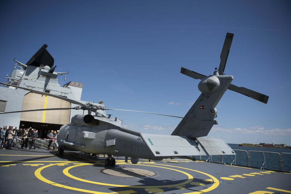Forsvaret køber til sine maritime helikoptere nyt avanceret udstyr til at jage ubåde. Prisen er høj, men perspektiverne er også store, mener militær ekspert.