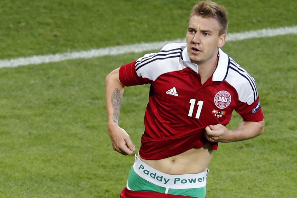 Nicklas Bendtner blev fristet af tilbud fra Paddy Power i 2012, efter at han havde tabt formue på kasinoer.
