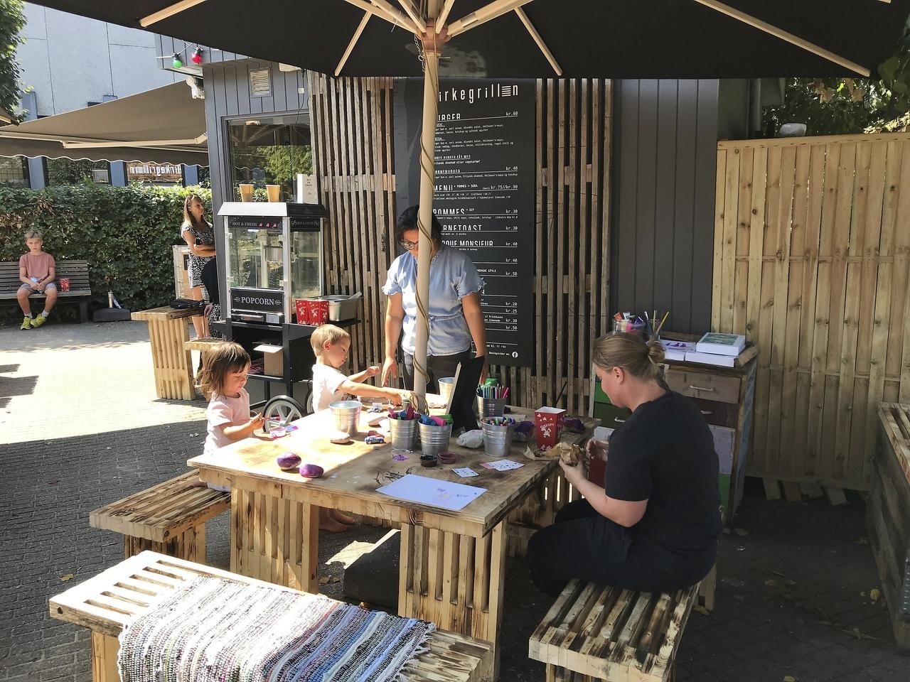 Der er kælet ekstra for detaljerne i Birkegrillen, der er åbnet ved det gamle Pengetorv på Hovedgaden. Her finder du fastfood kreeret med stor kærlighed til gode råvarer