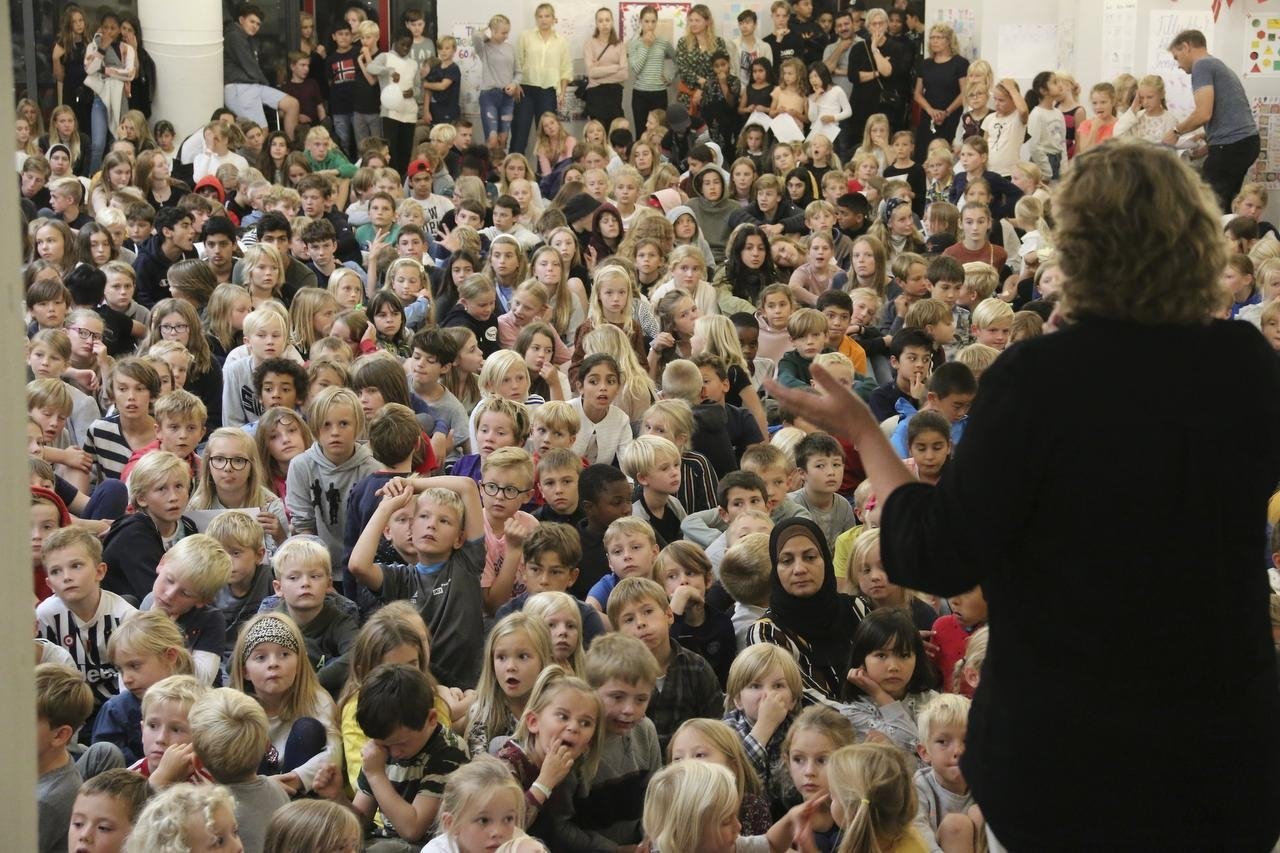 Fredag var der fest for både nye og gamle elever i anledning af skolens runde fødselsdag