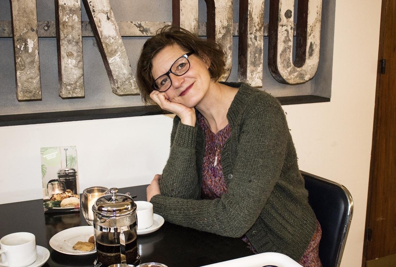 Der har været meget på spil for Karen Nielsen fra Teatertasken. I 20 år har hun drømt om at få et egnsteater til byen. Det ser ud til at lykkes nu, for byrådet i Frederikssund har netop besluttet, at Parkteatret, som hun og ægtefællen overtog i 2016, skal være egnsteater
