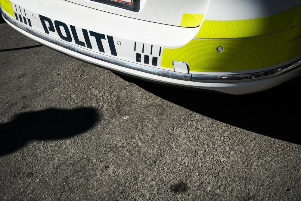 Politiet efterforsker et kontaktbedrageri, hvor en kvinde fra Charlottenlund udleverer værdier til en ukendt mand.