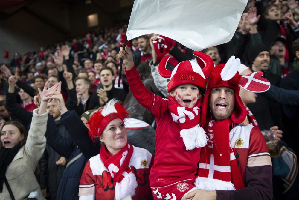 Billetter til Danmarks EM-kampe til sommer sælges i sortbørshandel for op mod 18 gange den officielle pris.