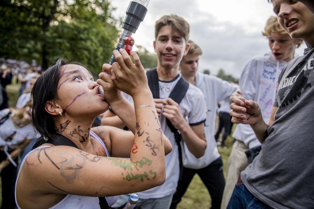 Fredag er der puttefest i Dyrehaven, som er en selvbestaltet fest, hvor de fleste gymnasier i hovedstadsområdet kommer for at byde de nye 1. g'ere (puttere) velkommen. Arkivfoto: Nikolai Linares/Ritzau Scanpix