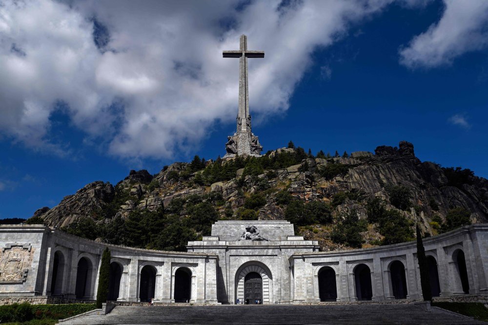 Spanien vil lave De Faldnes Dal, hvorfra Francos grav skal flyttes, om til mindested for fascismens ofre.
