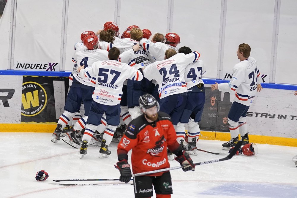 Ishockeyherrerne fra Rungsted vandt tirsdag 3-2 over Aalborg Pirates, og Rungsted er dermed danmarksmester.
