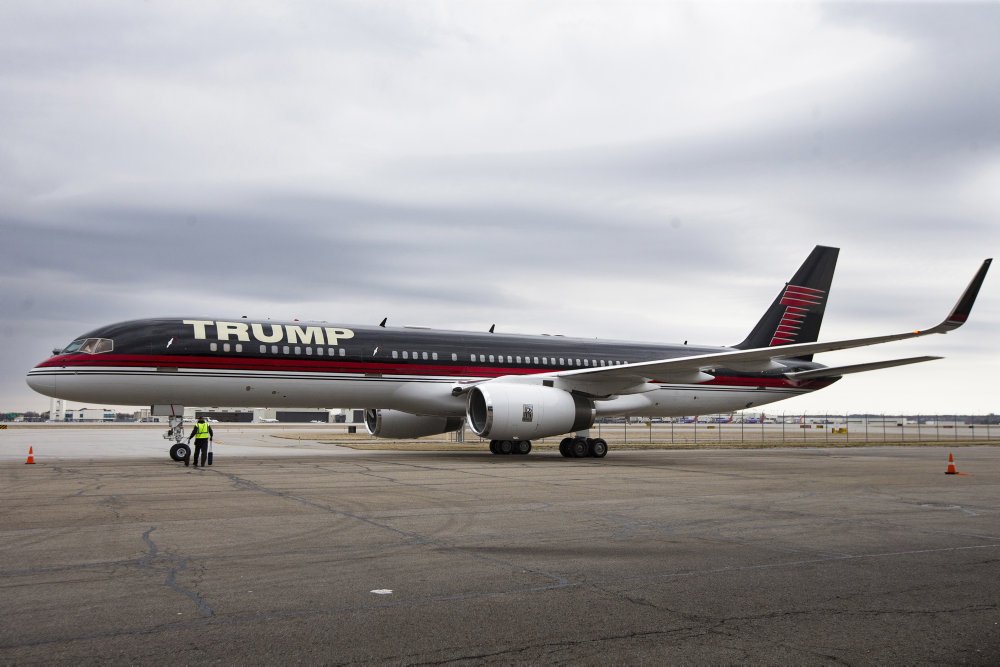 Inden Donald Trump blev USA's præsident, fløj han rundt i en Boeing 757. Han ejer stadig den store maskine, men det er ikke klart, om han får den i luften igen.