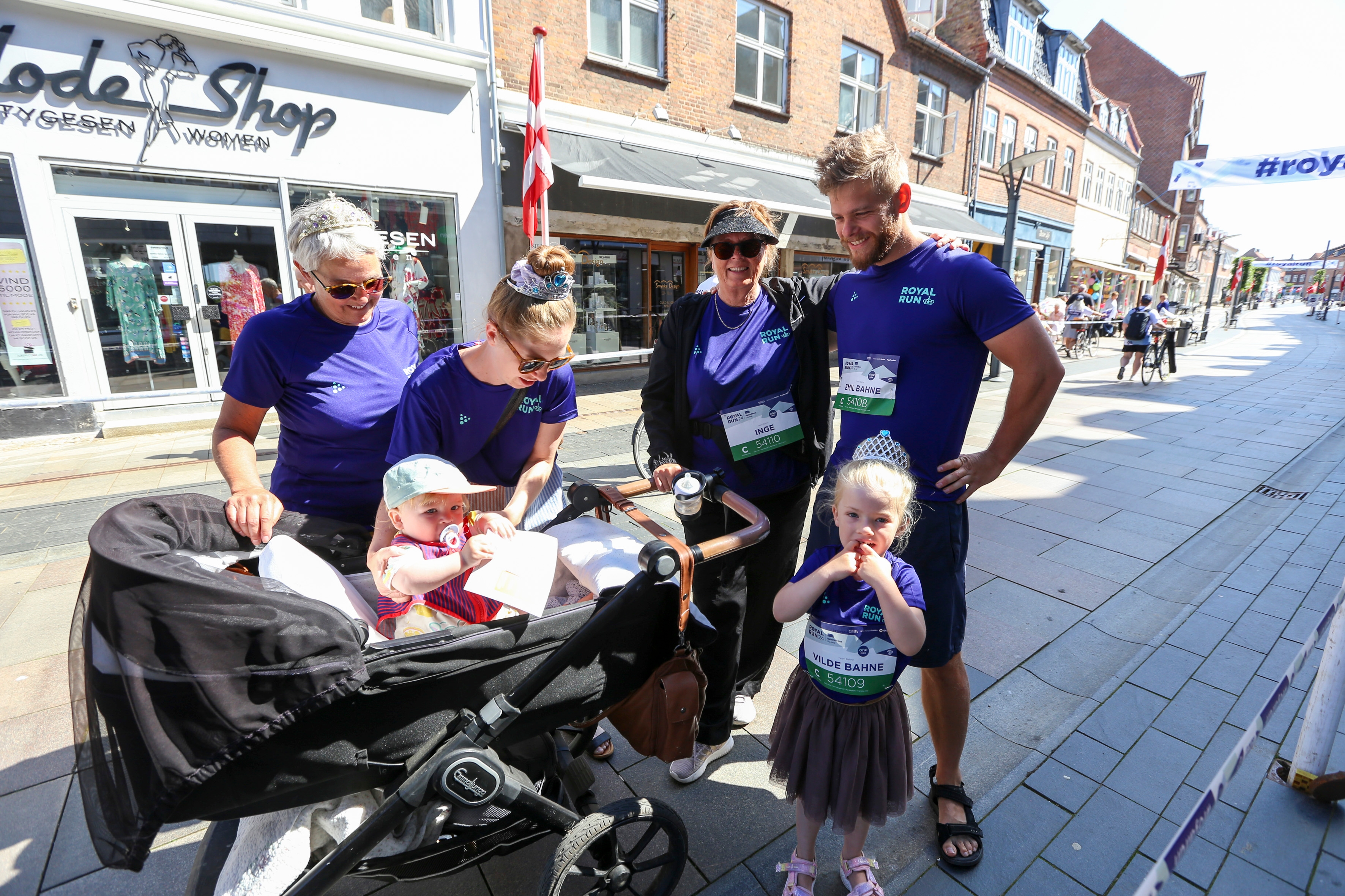 Familien Bahne Edbrup er klar til One Mile klokken 12. Familien Bahne Edbrup er klar til One Mile klokken 12.