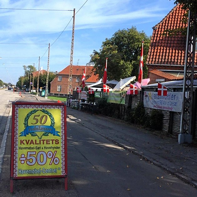 Dagen blev fejret med "et lille sluttet selskab"