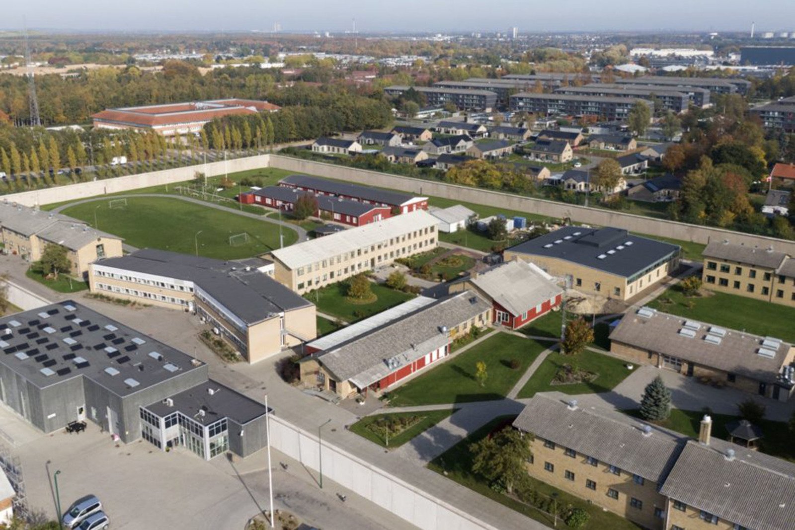 Kriminalforsorgen har etableret en operativ sikkerhedstaskforce i Herstedvester Fængsel. Derudover er kriminalforsorgens forstærkningshold hentet til fængslet.