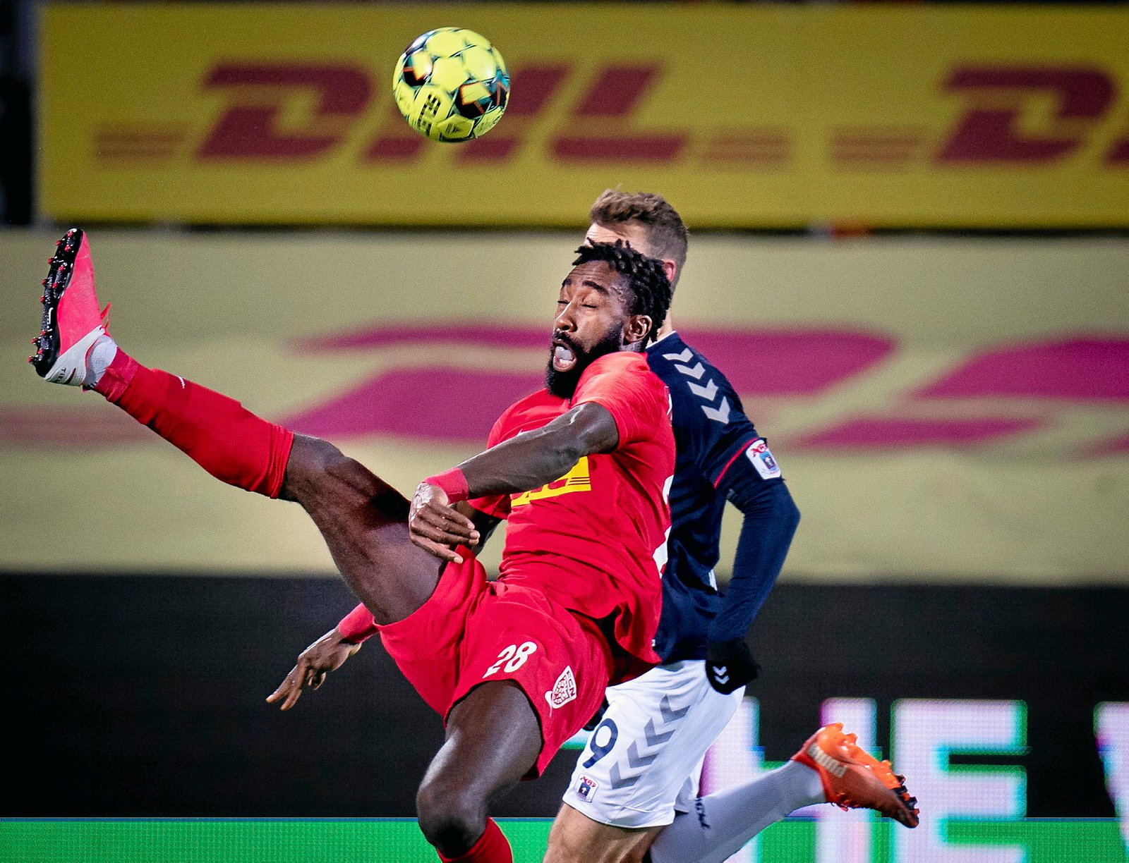 FC Nordsjælland slog søndag AGF med 3-1 i en velspillet og chancerig duel og går dermed forbi AGF i tabellen.