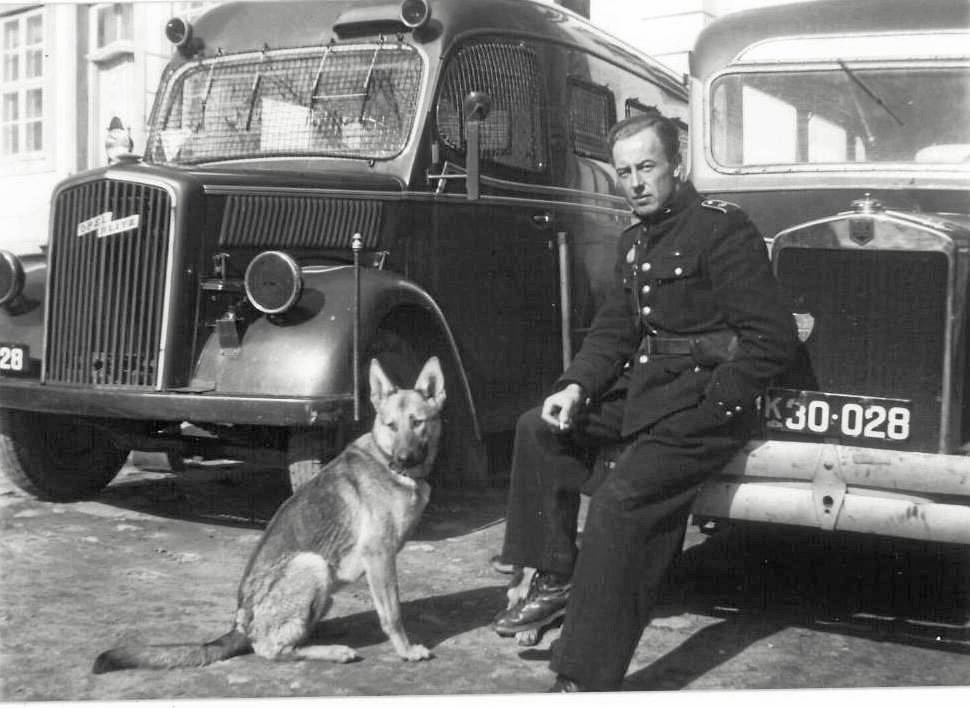 Under 2. verdenskrig var Krogerup politiskole for kystpolitiet. Ved Aktion Möwe i 1944 blev største delen af Krogerups politielever sendt i tyske koncentrationslejre. Foto: Svend Age Møller (Fredensborg Arkiverne)