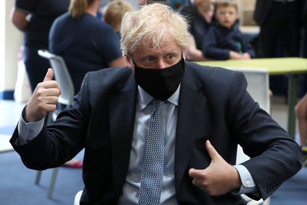England følger nu i fodsporene af Skotland og andre europæiske lande og stiller krav om at bære mundbind.