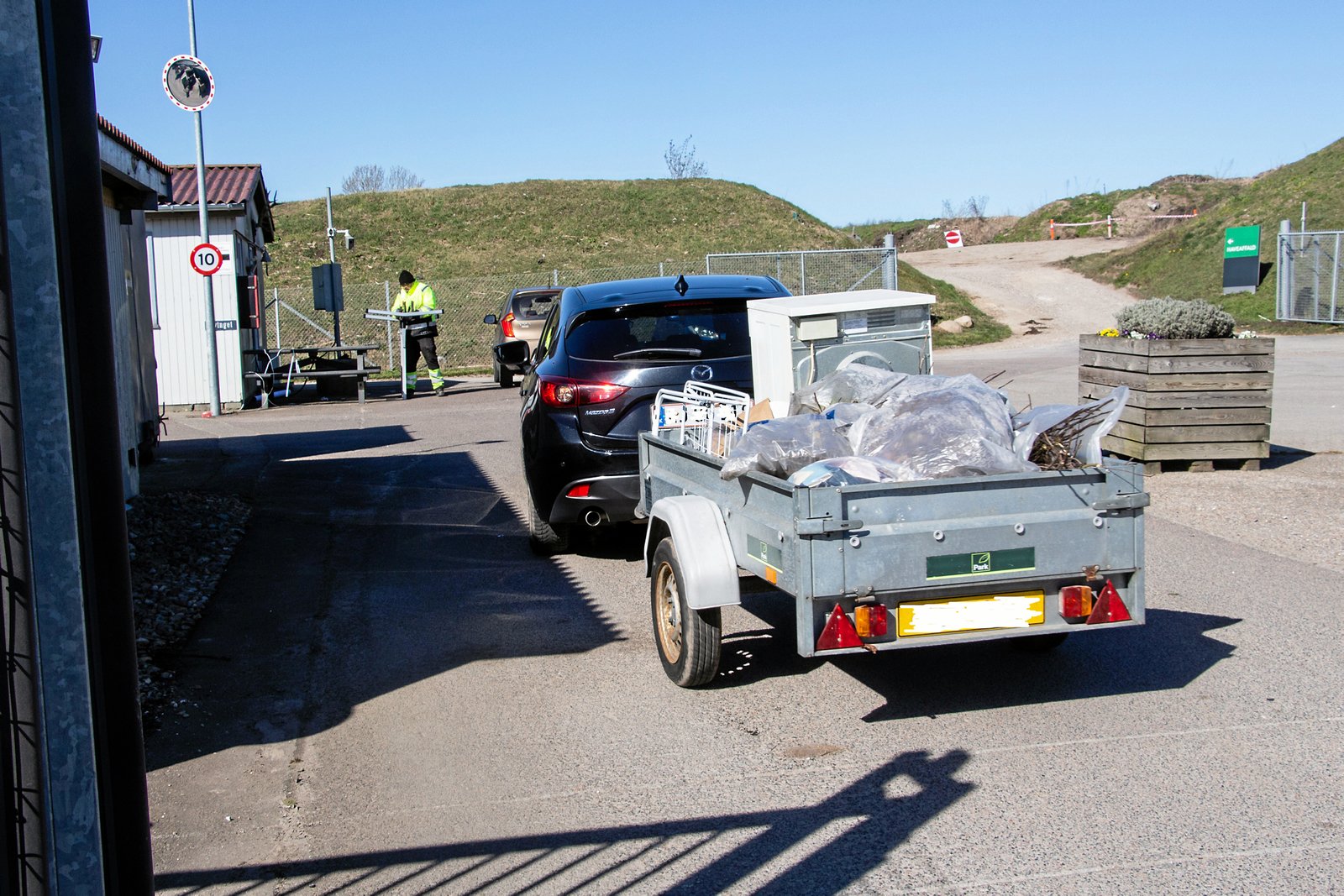Frivillige foreninger får måske opgaven på genbrugsstationer