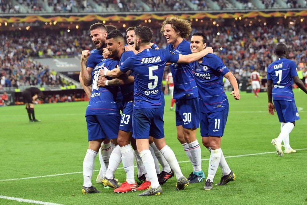 Andreas Christensen og Chelsea trak sig sejrrigt ud af den rent engelske finale, hvor Arsenal blev slået 4-1.