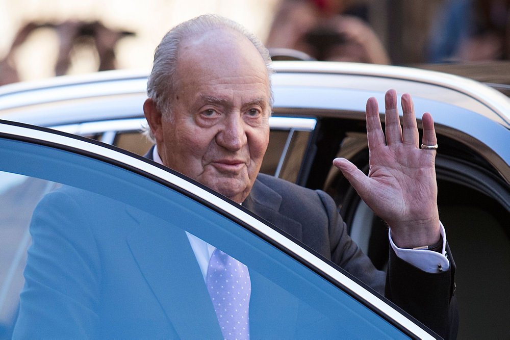 81-årige Juan Carlos vil fra på søndag ikke længere deltage i pligterne i det spanske kongehus, meddeler han.