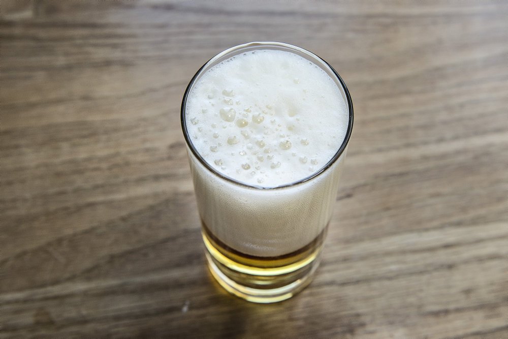 Fra 2020 kan en dåseøl falde i pris hos Systembolaget. Det skal afholde svenskere fra at købe danske øl.
