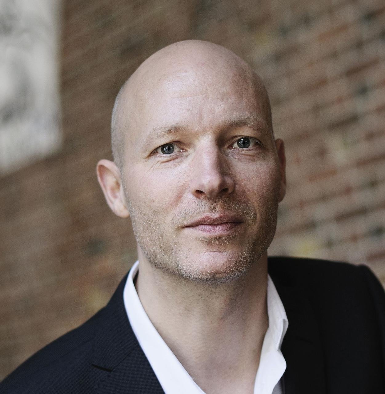 Foredragsholder Ulrik Langen fortæller historien om Struensee