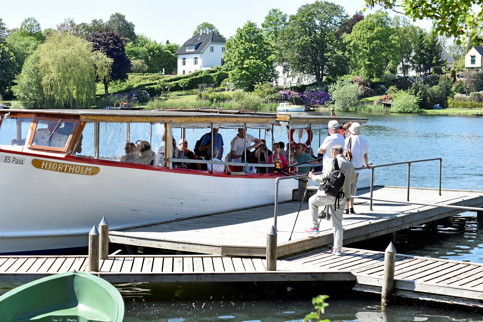 Baadfarten har sejlet sin faste søndagstur på Furesøen.