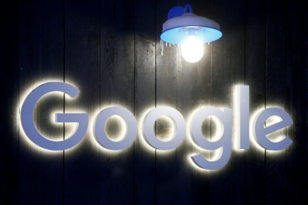 Alphabet, der ejer Google og Youtube, fik i første kvartal en større end forventet stigning i omsætningen.