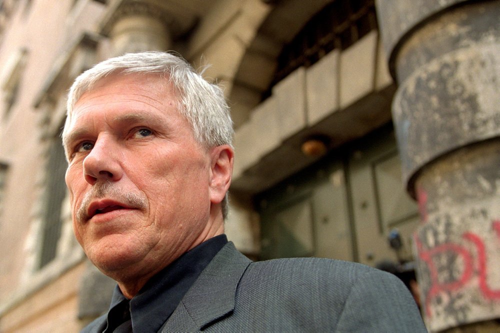 Rasmus Trads blev kendt for at misbruge PFA-navnet for milliarder i en stor svindelsag. Efter fængslet måtte han genopbygge sit liv. 30. januar fylder han 75.