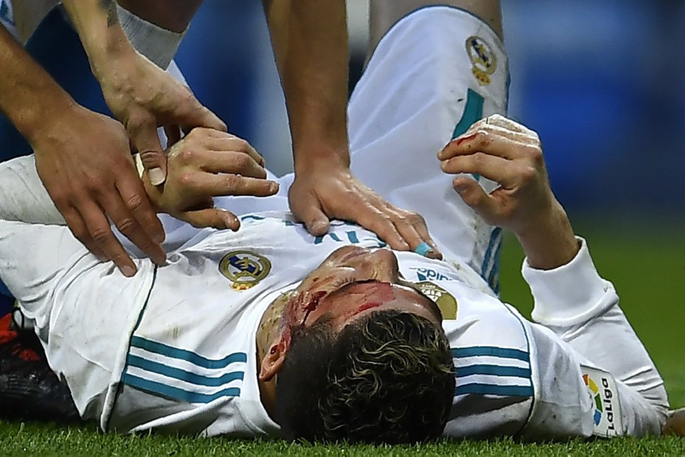 Real Madrid fik vendt en mulig katastrofe til en storsejr, da Deportivo La Coruña blev slået 7-1 i La Liga.