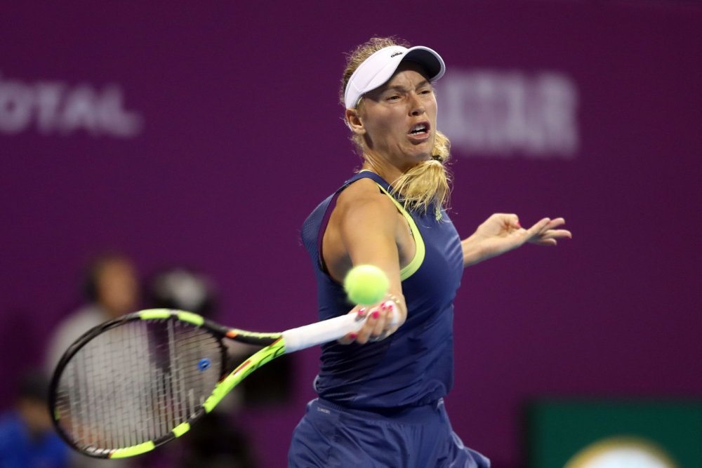 Danskeren var tydeligt generet af modstandernes højlydte stønnen, da Wozniacki sendte rumæner ud i Doha.