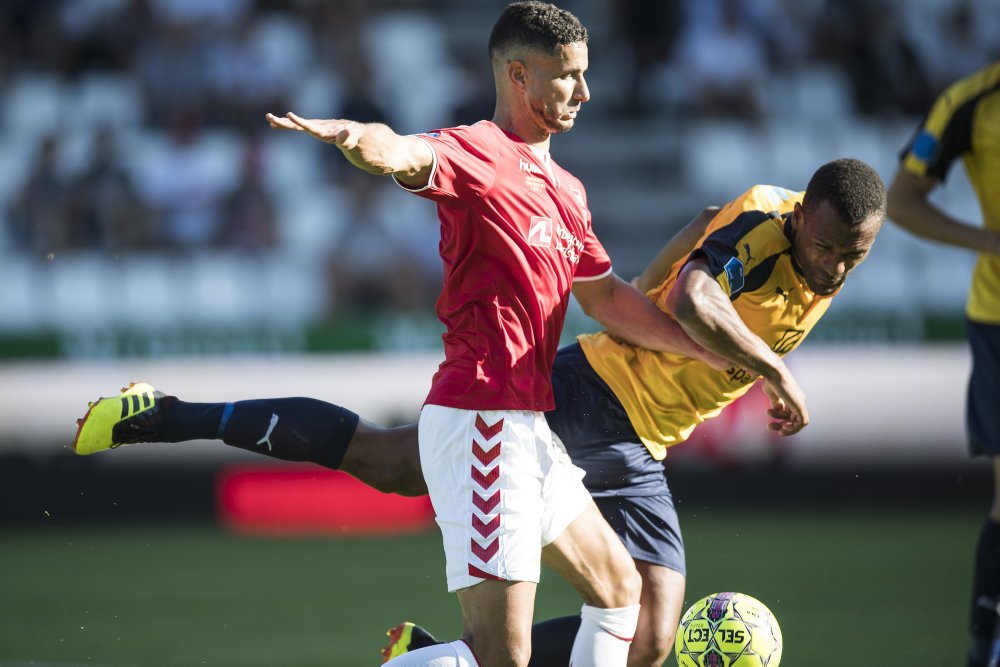 Vejle vandt en særdeles livlig første kamp i Superligaen over Hobro med 3-1. Kampen bød på flere flotte mål.