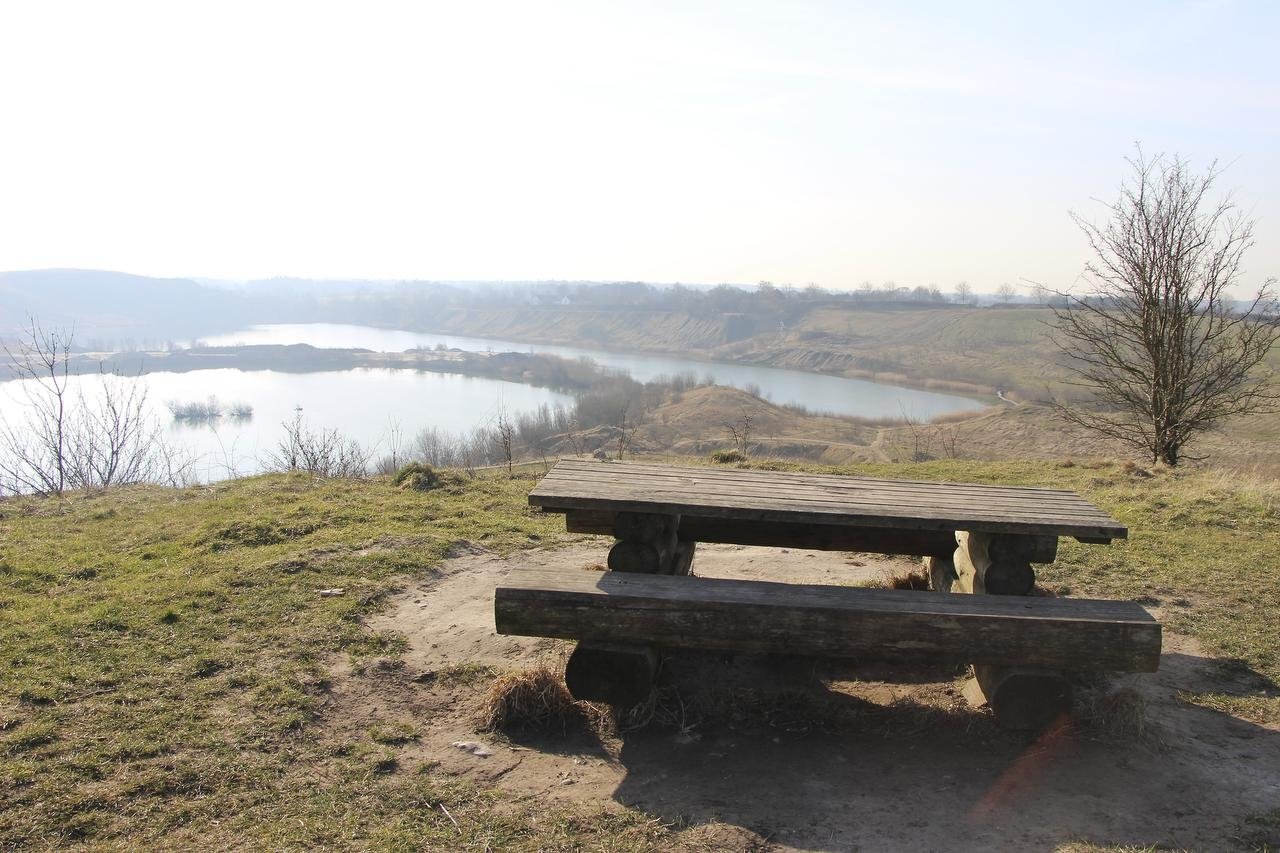 Skilte er ved at blive sat op