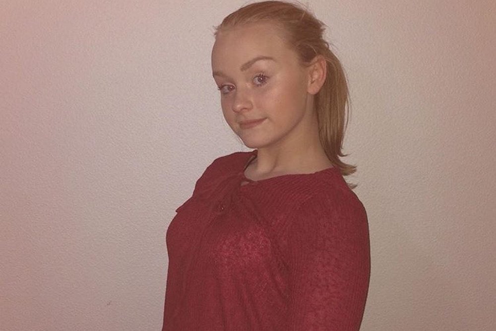 17-årig fra Sydvestnorge nægter sig skyldig. Man fandt pigen dræbt, efter at familien havde ledt efter hende.