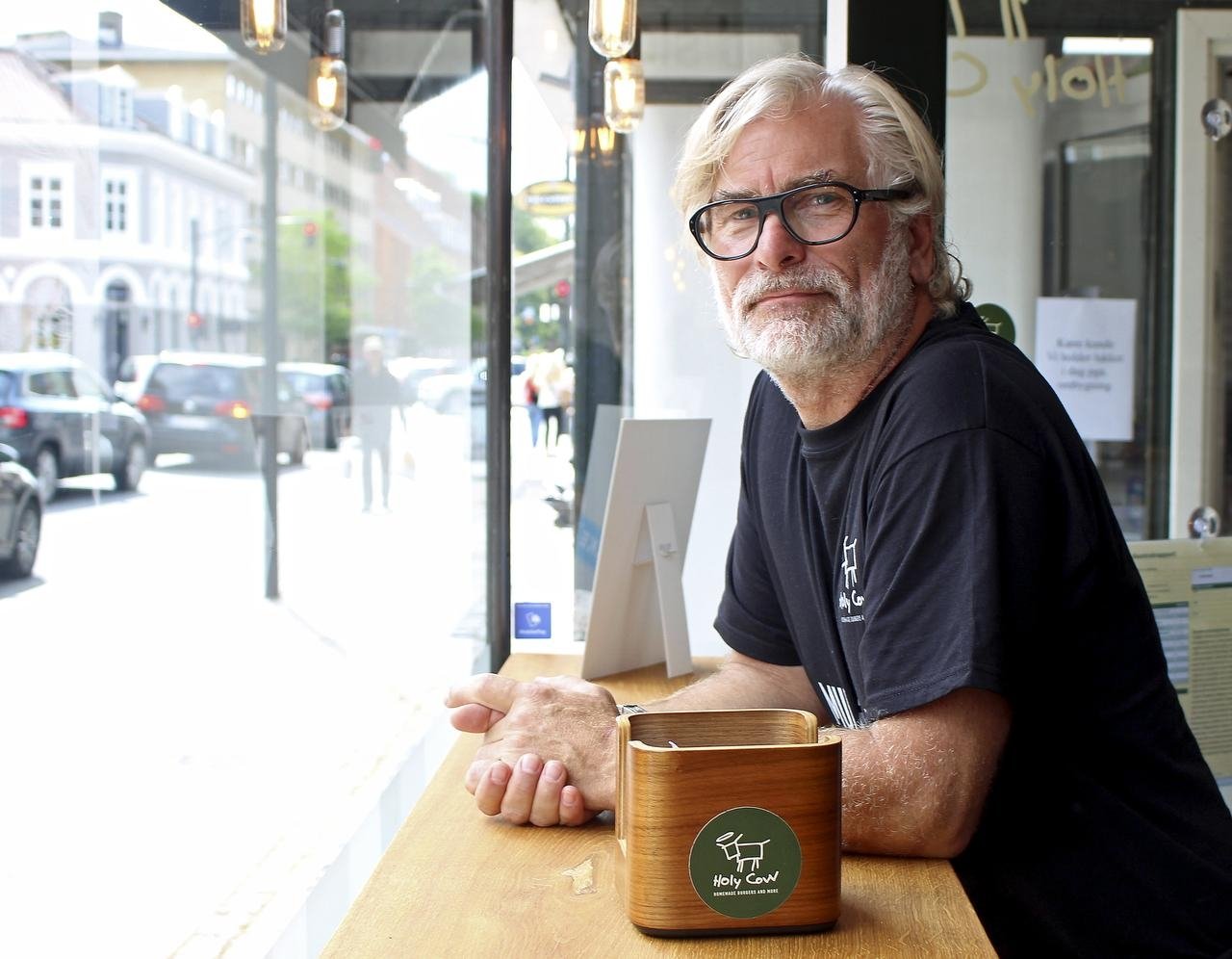 Ordrupvej har fået sig en ny burgerbar, hvor menuen er baseret på grundig research af ejer Morten Tersby, der rejste til burgerland nummer ét for at finde den perfekte formel
