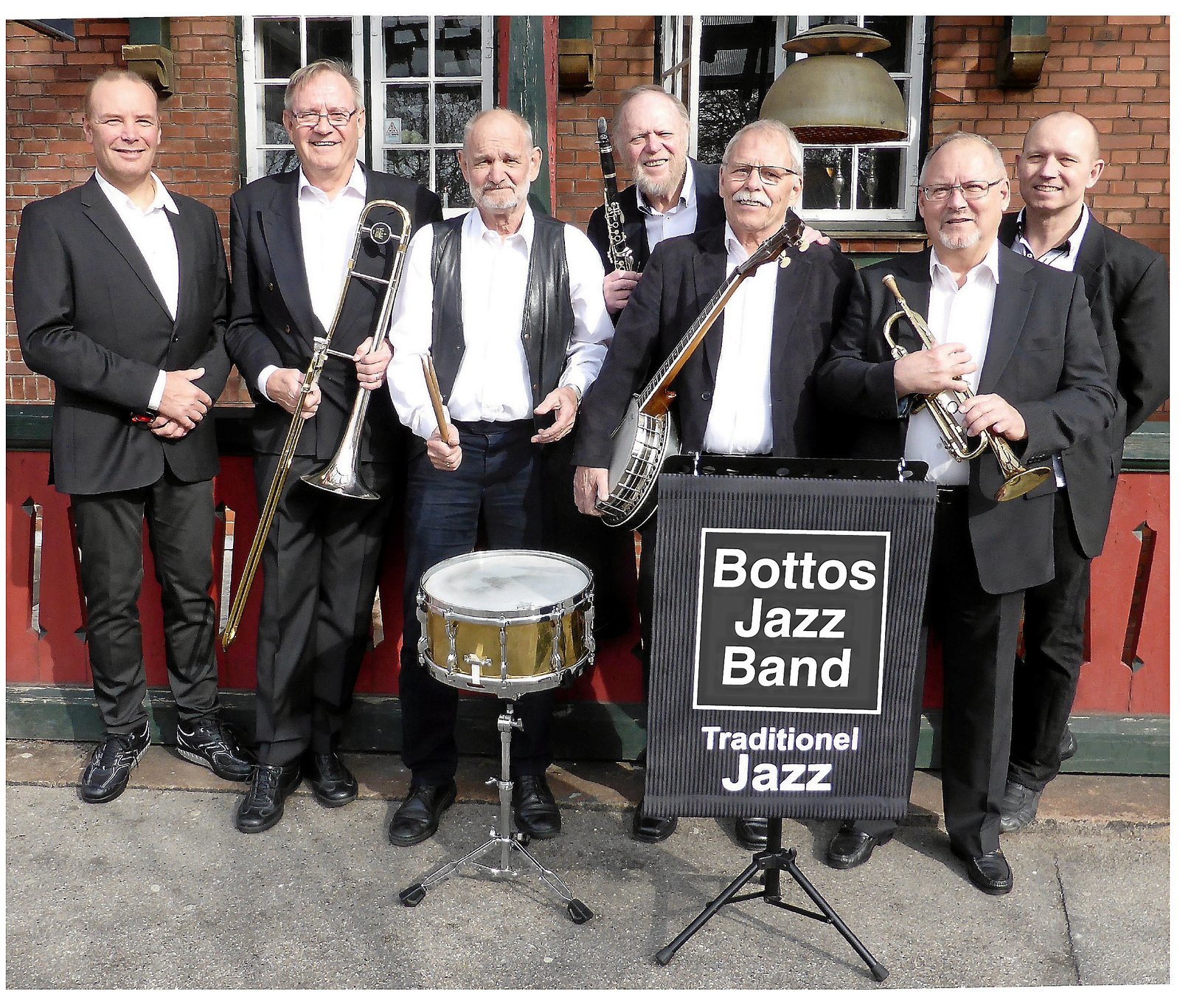 Arrangementet I ølstykke får igen besøg af det swingende jazzband Bottos, der igen er hyret til at spille op til dans.