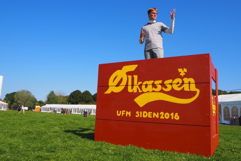 Festivalen Ungdommens Folkemøde løber af stablen torsdag til lørdag. I år med en ny ølkassescene.