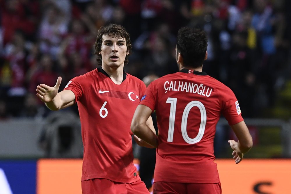 To mål inden for de sidste seks minutter sikrede Tyrkiet en 3-2-sejr over Sverige i Nations League.