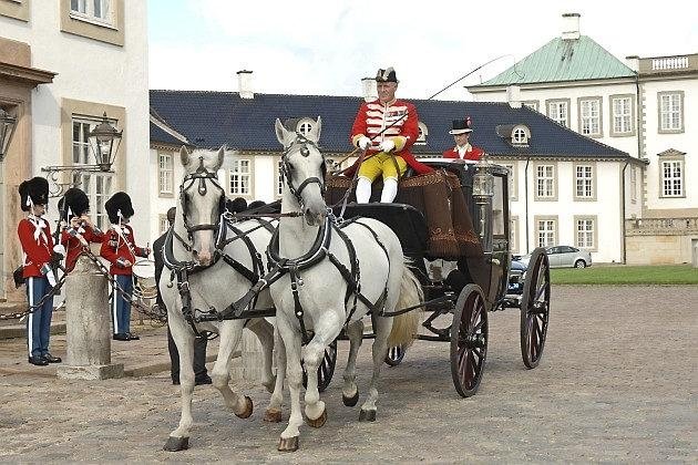 Dronningen modtager fredag fem ambassadører på Fredensborg Slot